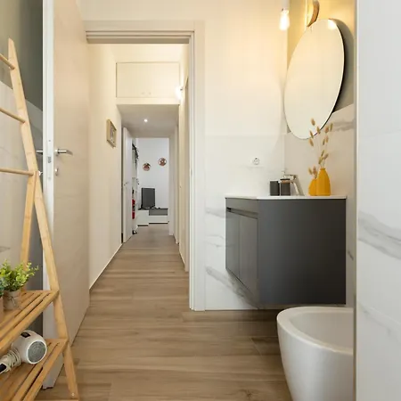 Apartment Art - Bocconi Near Train Station, Navigli