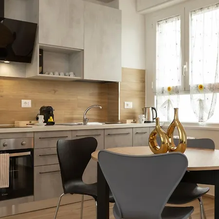 Apartment Art - Bocconi Near Train Station, Navigli